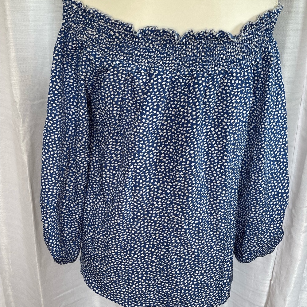 Shein Scrunched Top 💙🤍 - Picture 2 of 3